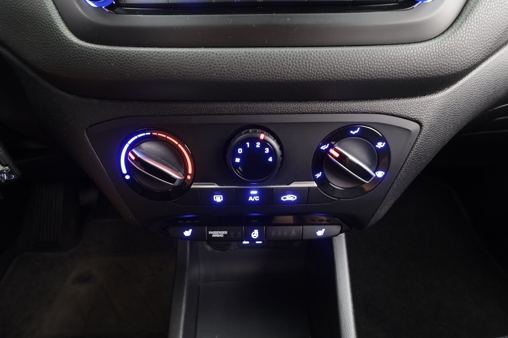 Hyundai I20 2017 1,0 T-GDI 5MT ISG GO! - 1OM Suomiauto | Vakkari | Peruutustutka | Ratinlämmitys | Lisävalot | Ilmastointi | 2x Renkaat aluvantein!
