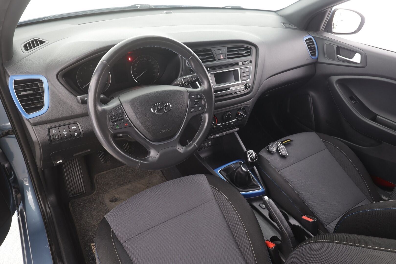 Hyundai I20 2017 1,0 T-GDI 5MT ISG GO! - 1OM Suomiauto | Vakkari | Peruutustutka | Ratinlämmitys | Lisävalot | Ilmastointi | 2x Renkaat aluvantein!