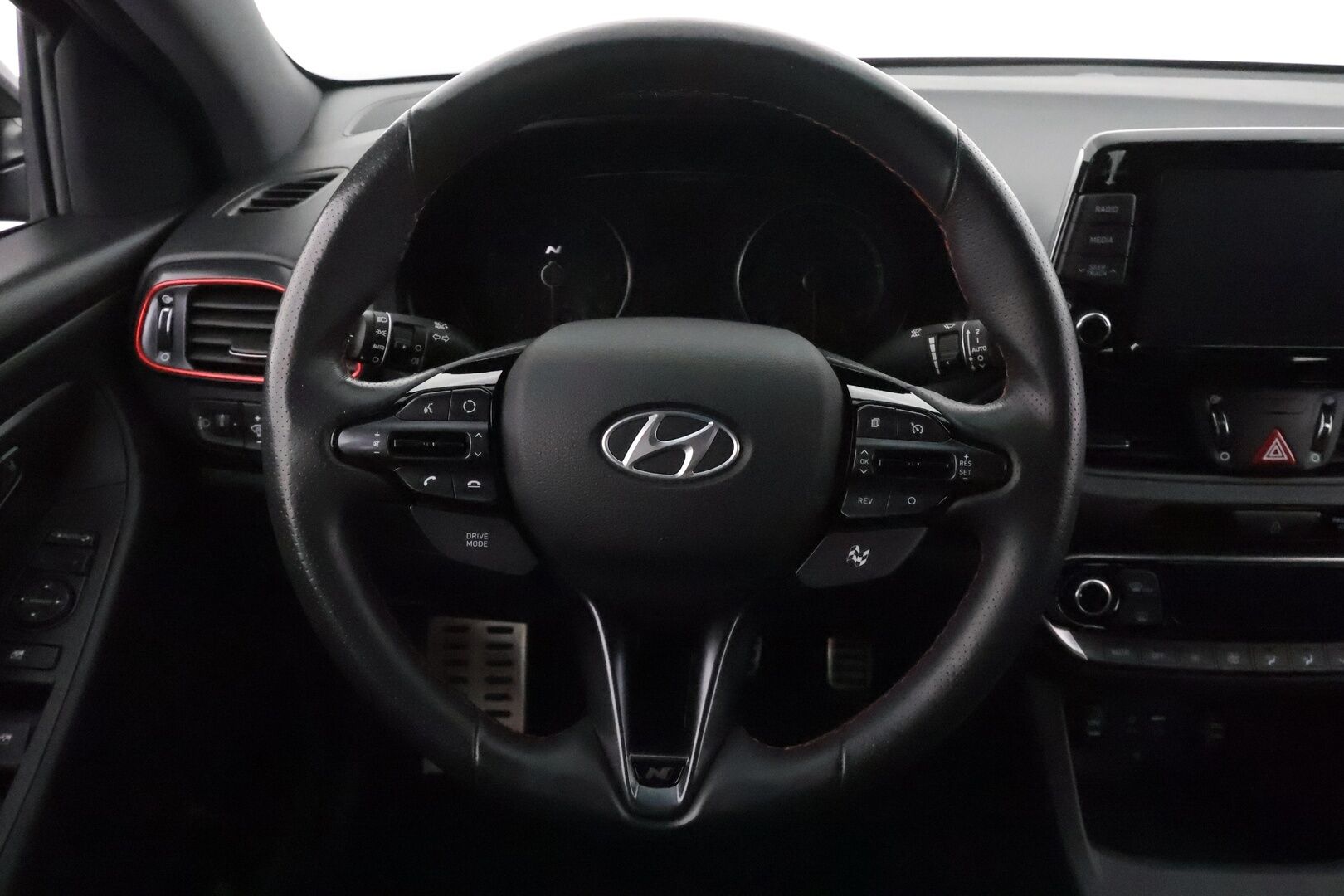 Hyundai I30 FASTBACK 2019 2,0 T-GDI 275 hv 6MT Performance Pack **LED-valot / P.kamera / Sisätilanlämmitin / Sporttipenkki Muistilla / Navi** - Suomi-auto / Kahdet Renkaat