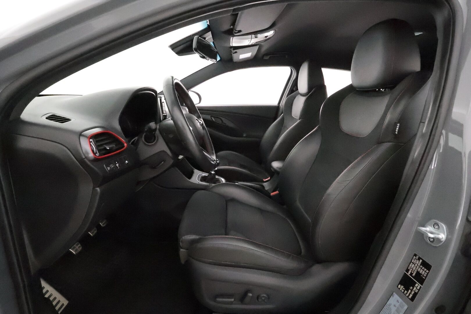 Hyundai I30 FASTBACK 2019 2,0 T-GDI 275 hv 6MT Performance Pack **LED-valot / P.kamera / Sisätilanlämmitin / Sporttipenkki Muistilla / Navi** - Suomi-auto / Kahdet Renkaat