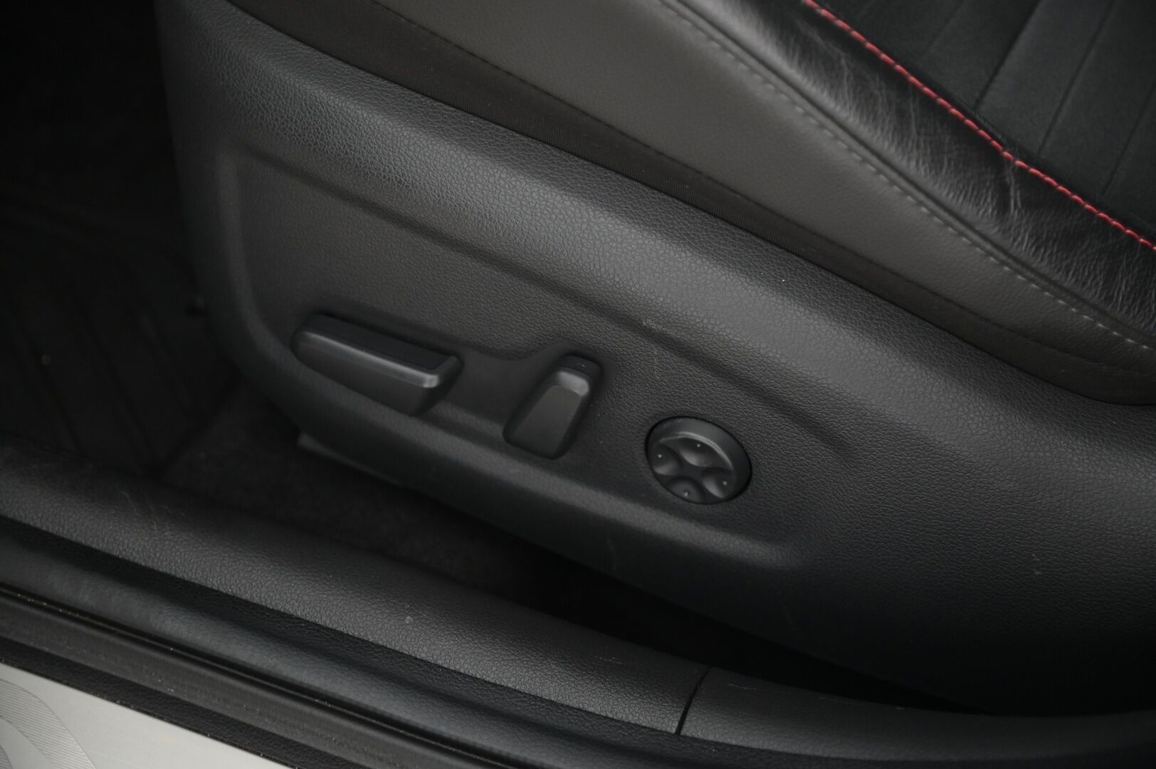 Hyundai I30 FASTBACK 2020 N 2,0 T-GDI 275 hv 6MT Performance Pack - Vakkari | LED | CarPlay | Kaistavahti | P.kamera | Navi | Keyless | Kaistavahti