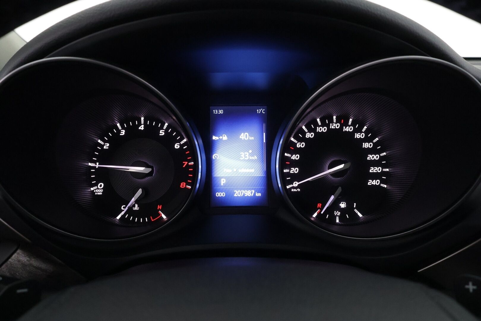 Toyota Avensis 2017 Touring Sports 1,8 Valvematic Premium Business Multidrive S - | Muistipenkki | Sähkönahat | Lasikatto | P.kamera | AFS-LED | Keyless | Lohko + sisälämmitin | Navi | Kaistavahti | 2x renkaat aluin | Hyvä huoltokirja | 