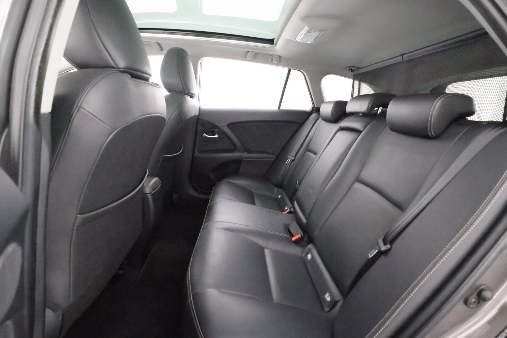 Toyota Avensis 2017 Touring Sports 1,8 Valvematic Premium Business Multidrive S - | Muistipenkki | Sähkönahat | Lasikatto | P.kamera | AFS-LED | Keyless | Lohko + sisälämmitin | Navi | Kaistavahti | 2x renkaat aluin | Hyvä huoltokirja | 