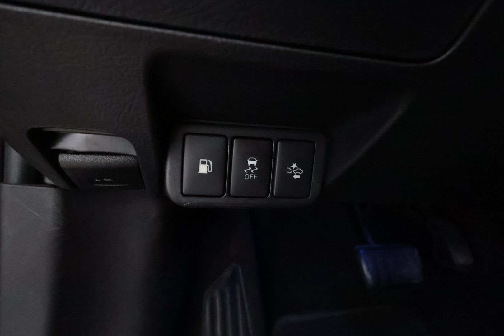 Toyota Avensis 2017 Touring Sports 1,8 Valvematic Premium Business Multidrive S - | Muistipenkki | Sähkönahat | Lasikatto | P.kamera | AFS-LED | Keyless | Lohko + sisälämmitin | Navi | Kaistavahti | 2x renkaat aluin | Hyvä huoltokirja | 