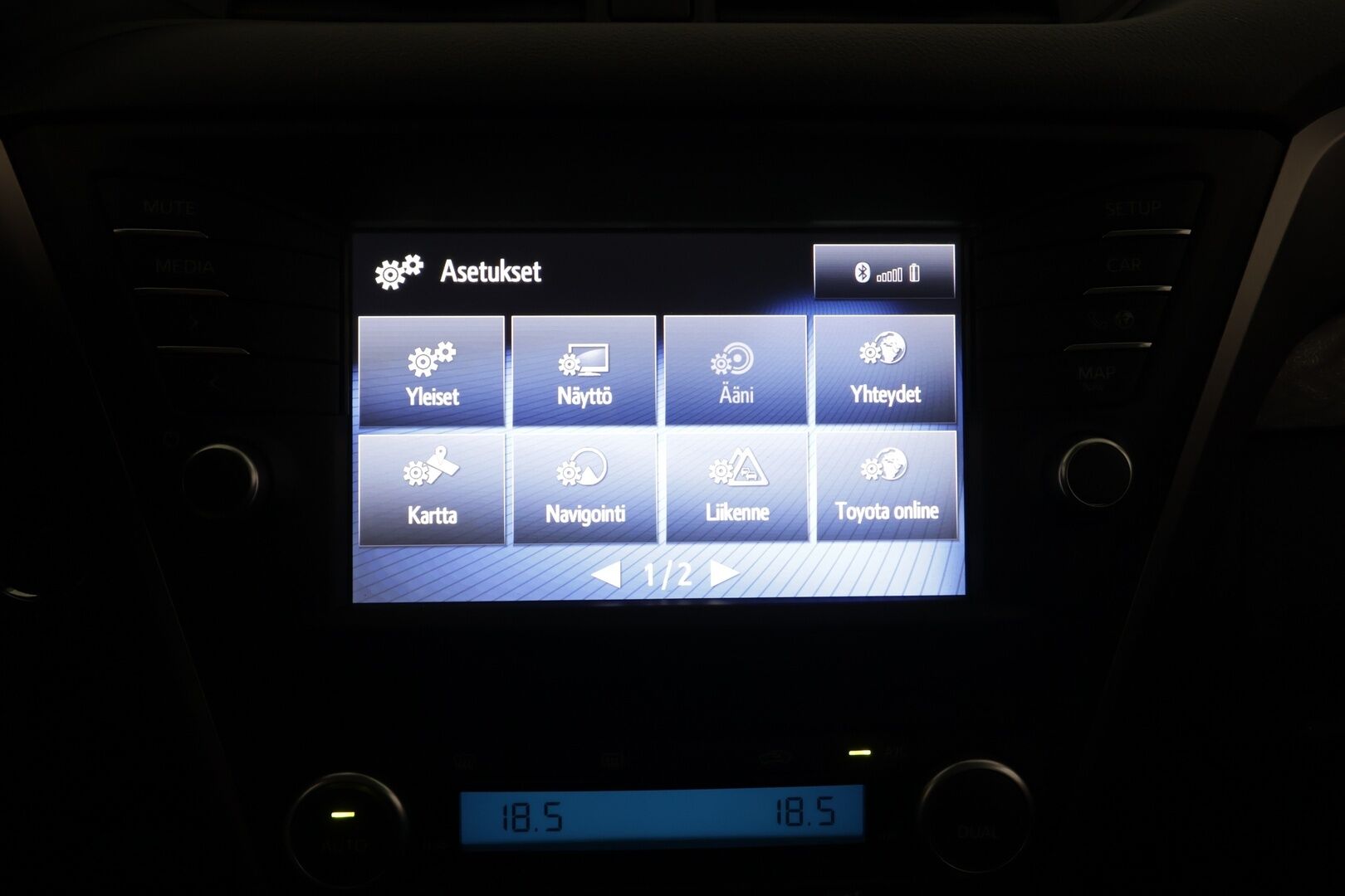 Toyota Avensis 2017 Touring Sports 1,8 Valvematic Premium Business Multidrive S - | Muistipenkki | Sähkönahat | Lasikatto | P.kamera | AFS-LED | Keyless | Lohko + sisälämmitin | Navi | Kaistavahti | 2x renkaat aluin | Hyvä huoltokirja | 
