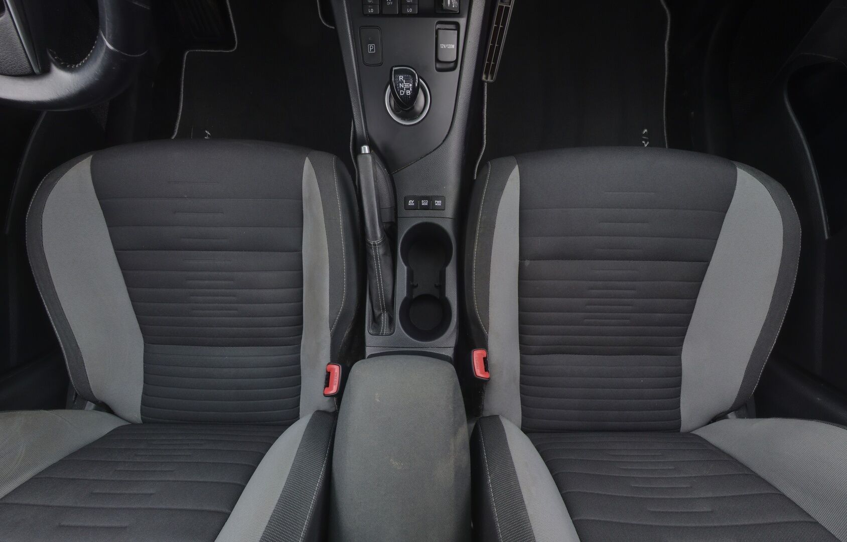 Toyota Auris 2016 1,8 Hybrid Active - | P-Kamera | Navi | Kahdet renkaat alumiinivanteilla | Lohko & Sisäpistoke |