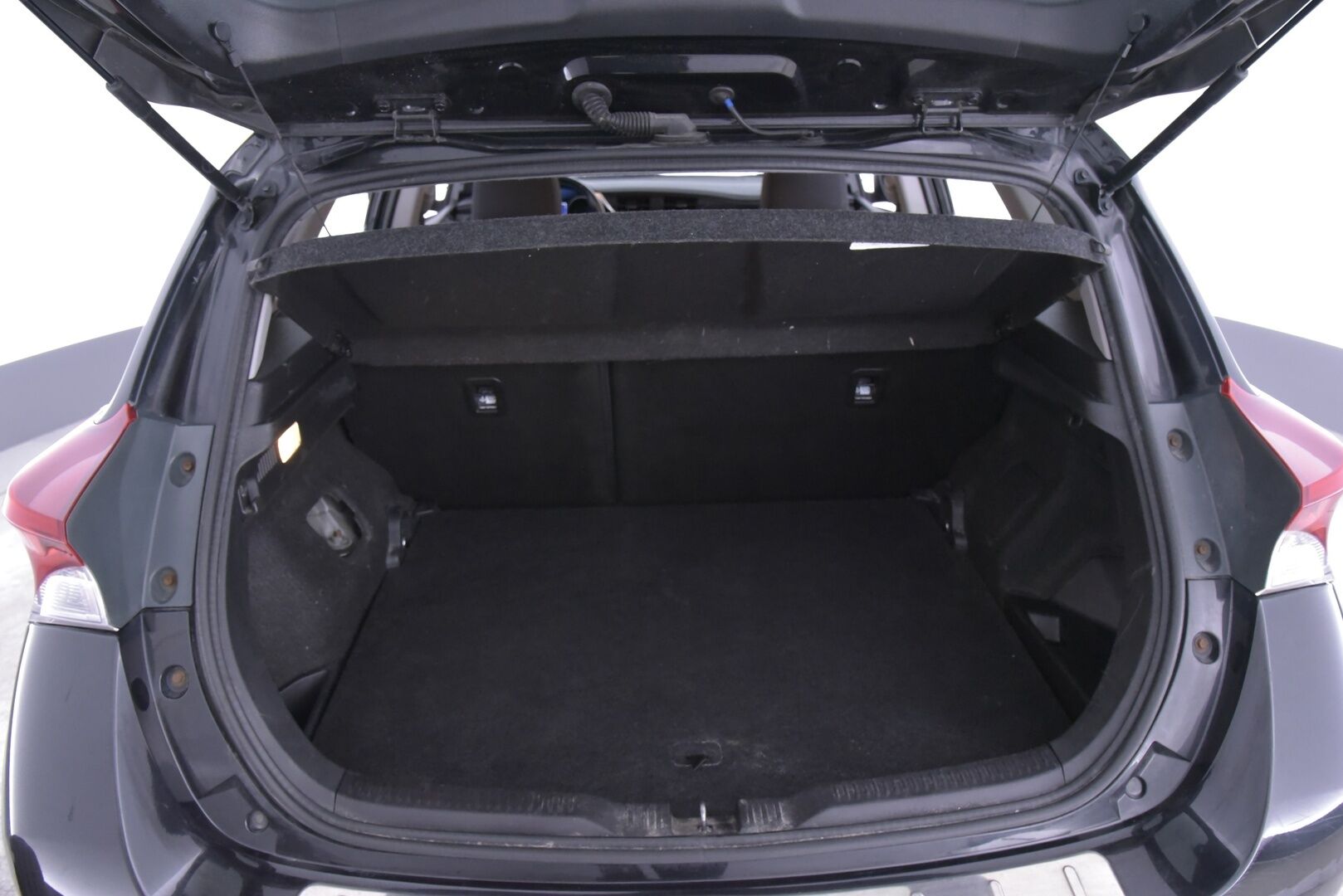 Toyota Auris 2016 1,8 Hybrid Active - | P-Kamera | Navi | Kahdet renkaat alumiinivanteilla | Lohko & Sisäpistoke |