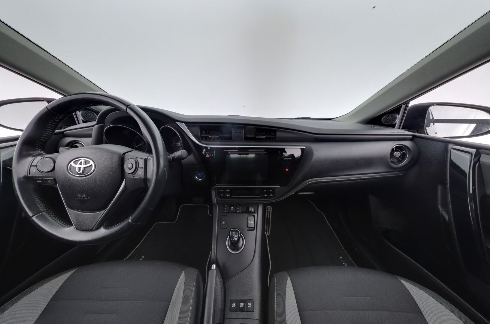 Toyota Auris 2016 1,8 Hybrid Active - | P-Kamera | Navi | Kahdet renkaat alumiinivanteilla | Lohko & Sisäpistoke |