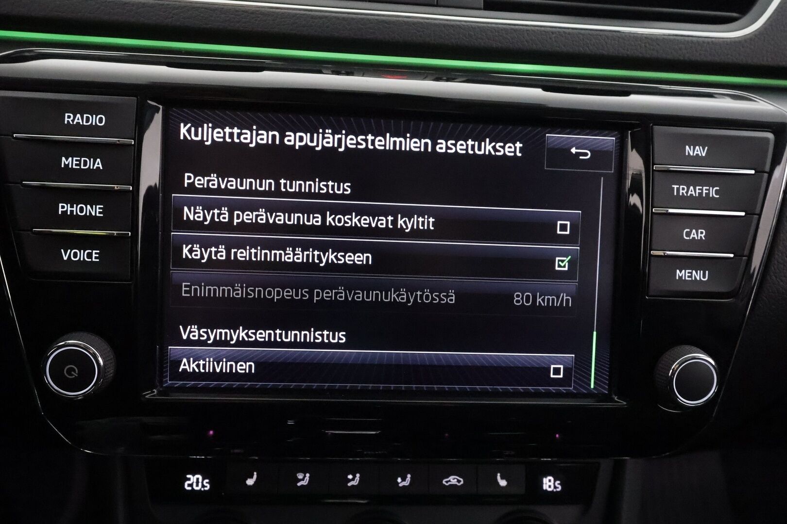 Skoda Superb 2016 Combi 1,4 TSI ACT Style DSG Autom. - | ACC | Webasto | Koukku | LED | Canton | Muistipenkki | Puolinahat | P.Kamera | Navi | Suomi-auto | Kahdet Renkaat | Merkkihuollettu |