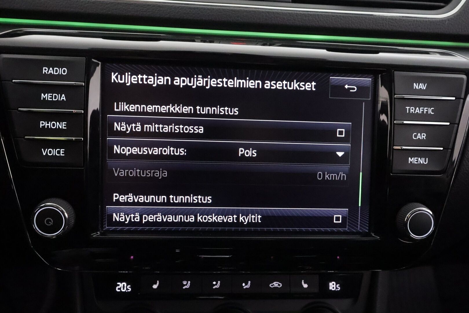Skoda Superb 2016 Combi 1,4 TSI ACT Style DSG Autom. - | ACC | Webasto | Koukku | LED | Canton | Muistipenkki | Puolinahat | P.Kamera | Navi | Suomi-auto | Kahdet Renkaat | Merkkihuollettu |