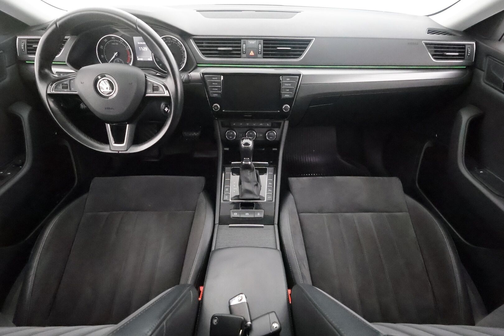 Skoda Superb 2016 Combi 1,4 TSI ACT Style DSG Autom. - | ACC | Webasto | Koukku | LED | Canton | Muistipenkki | Puolinahat | P.Kamera | Navi | Suomi-auto | Kahdet Renkaat | Merkkihuollettu |