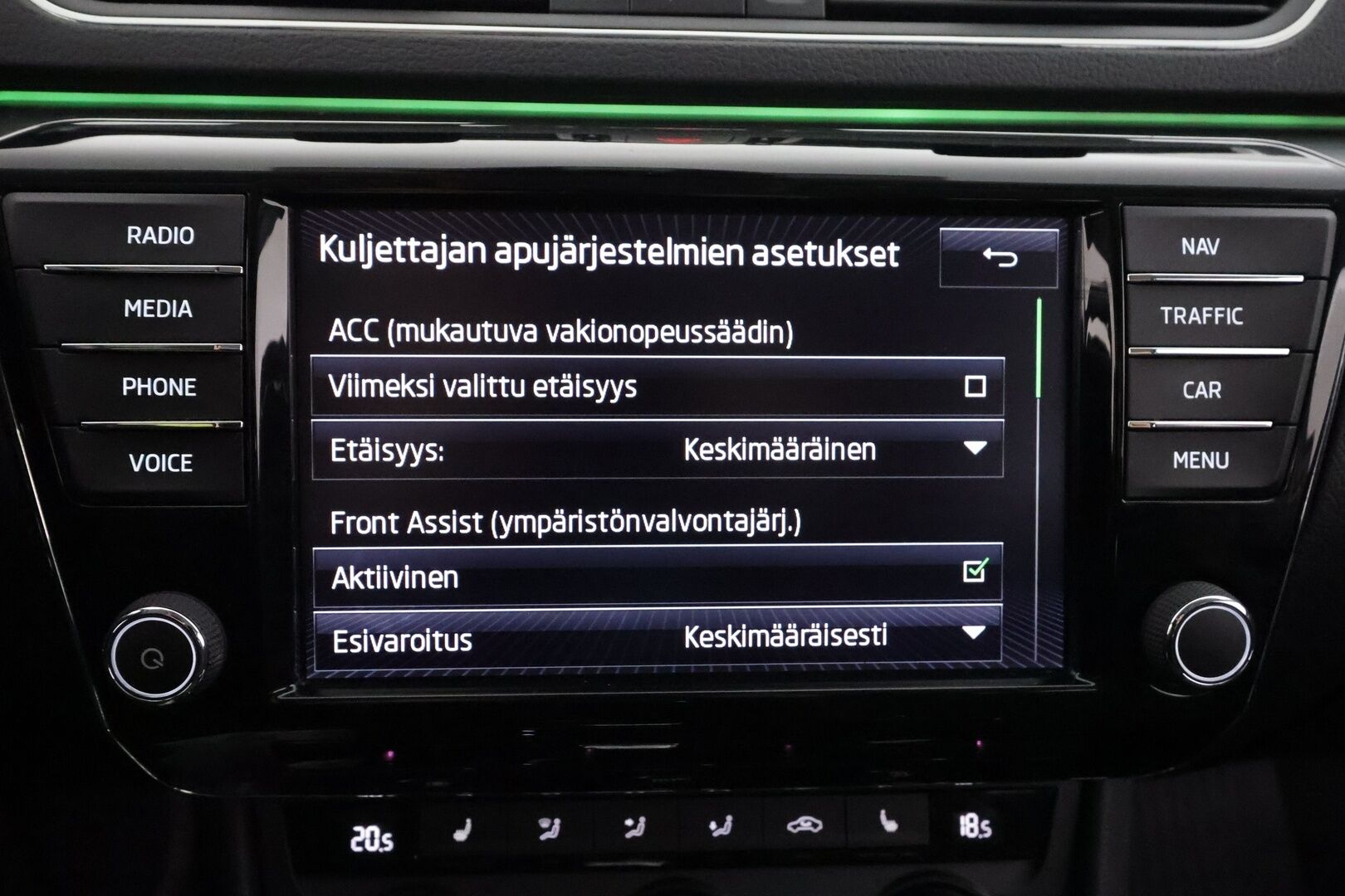 Skoda Superb 2016 Combi 1,4 TSI ACT Style DSG Autom. - | ACC | Webasto | Koukku | LED | Canton | Muistipenkki | Puolinahat | P.Kamera | Navi | Suomi-auto | Kahdet Renkaat | Merkkihuollettu |
