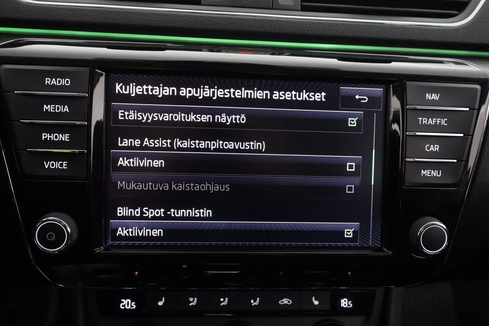 Skoda Superb 2016 Combi 1,4 TSI ACT Style DSG Autom. - | ACC | Webasto | Koukku | LED | Canton | Muistipenkki | Puolinahat | P.Kamera | Navi | Suomi-auto | Kahdet Renkaat | Merkkihuollettu |