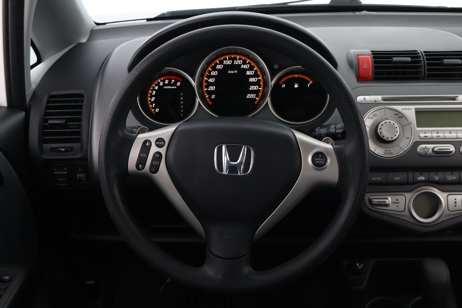 Honda Jazz 2008 5D 1,4i LS CVT AT * Suomiauto / Lohko & Sisäpistoke / Ilmastointi / 2x Fiksut renkaat! - Juuri tullut Tampereelle! - HULLUT JOULUT KORKOTARJOUS 2,49% 