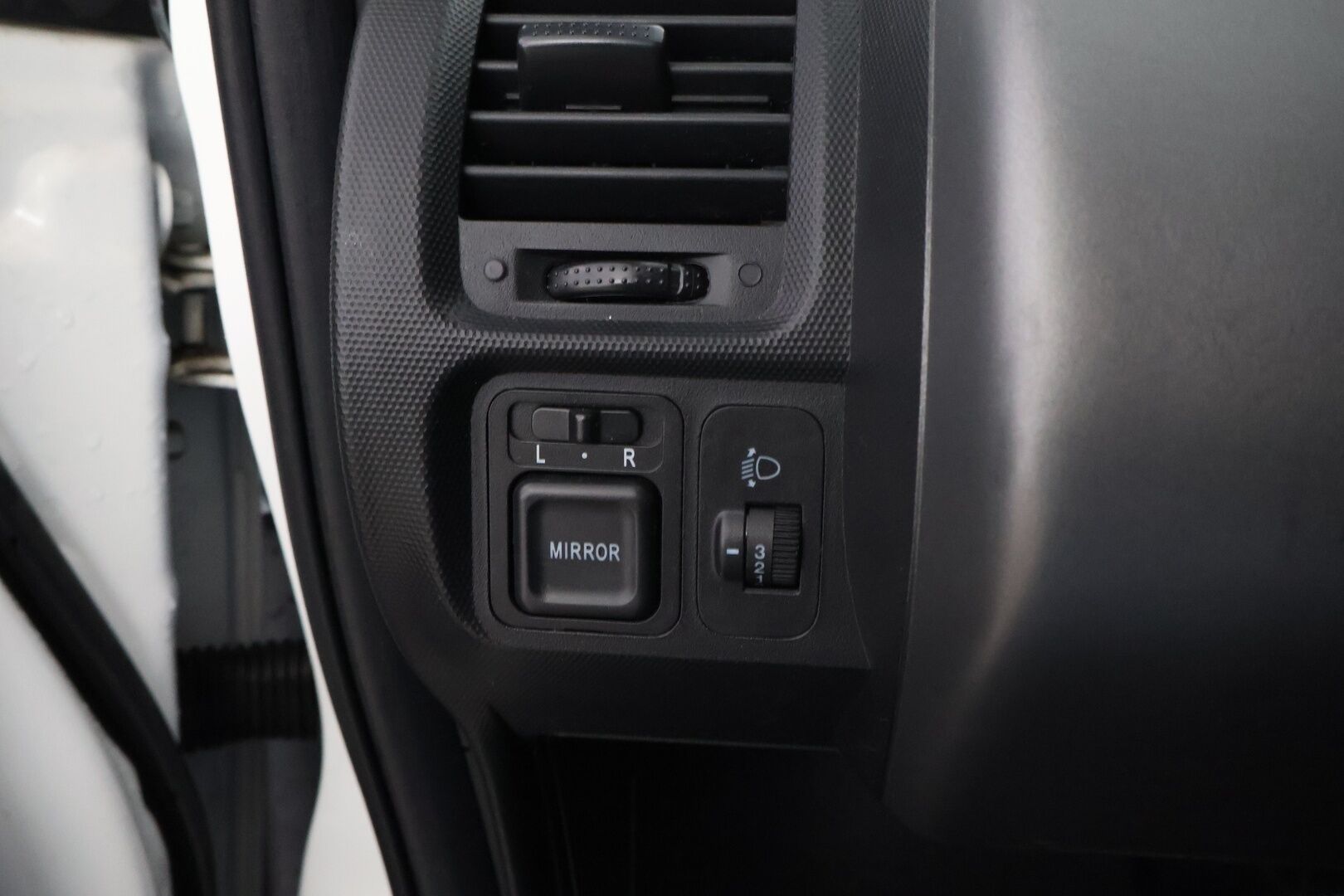 Honda Jazz 2008 5D 1,4i LS CVT AT * Suomiauto / Lohko & Sisäpistoke / Ilmastointi / 2x Fiksut renkaat! - Juuri tullut Tampereelle! - HULLUT JOULUT KORKOTARJOUS 2,49% 