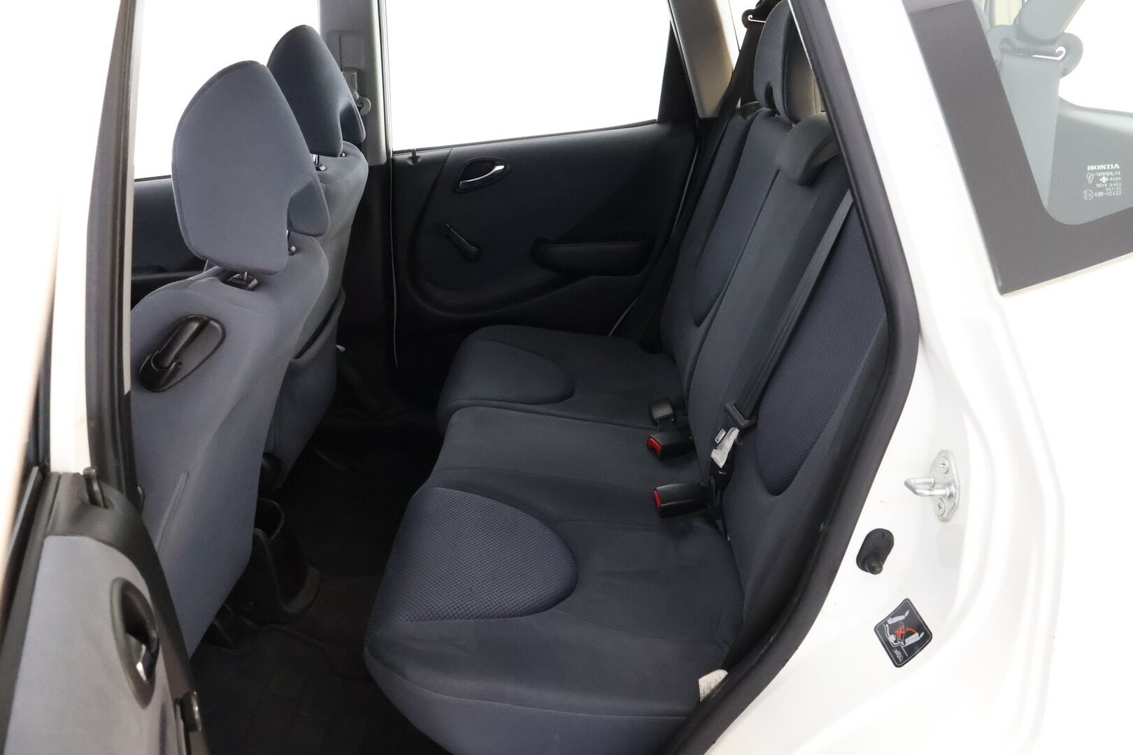 Honda Jazz 2008 5D 1,4i LS CVT AT * Suomiauto / Lohko & Sisäpistoke / Ilmastointi / 2x Fiksut renkaat! - Juuri tullut Tampereelle! - HULLUT JOULUT KORKOTARJOUS 2,49% 