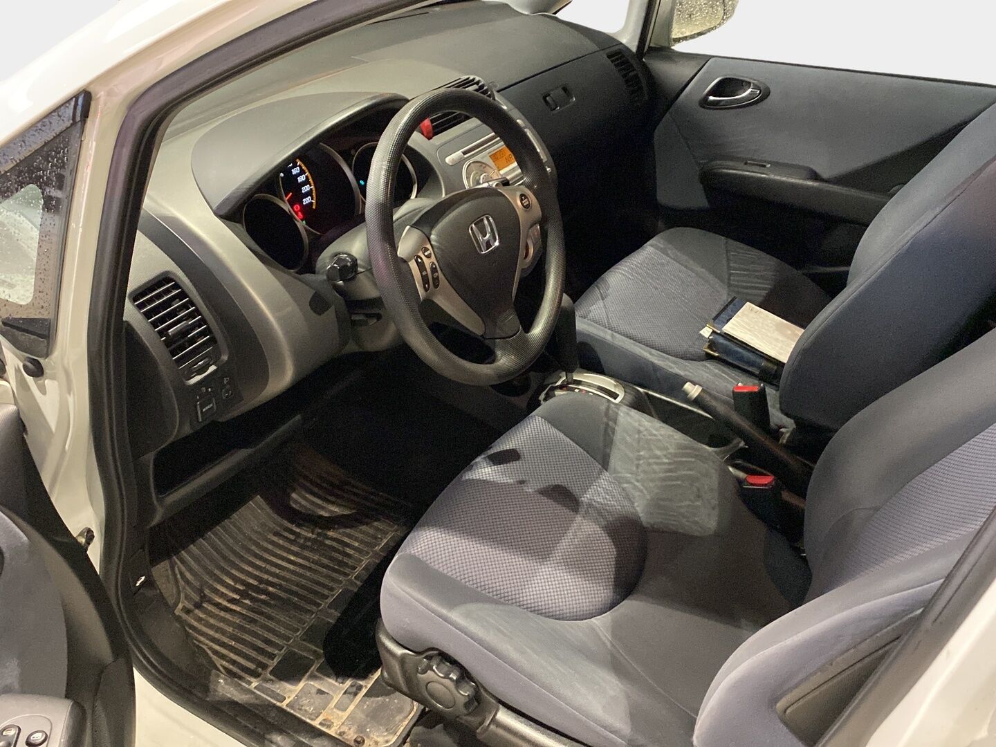 Honda Jazz 2008 5D 1,4i LS CVT AT * Suomiauto / Lohko & Sisäpistoke / Ilmastointi / 2x Fiksut renkaat! - Juuri tullut Tampereelle!