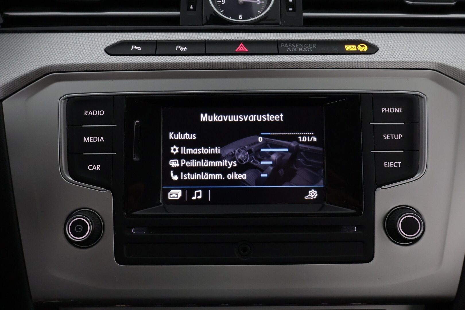 Volkswagen Passat 2017 Sedan Comfortline 1,4 TSI 92 kW (125 hv) DSG-automaatti * Lohko & Sisäpistoke / Ergocomfort / LED / Peruutustutkat / Vakkari