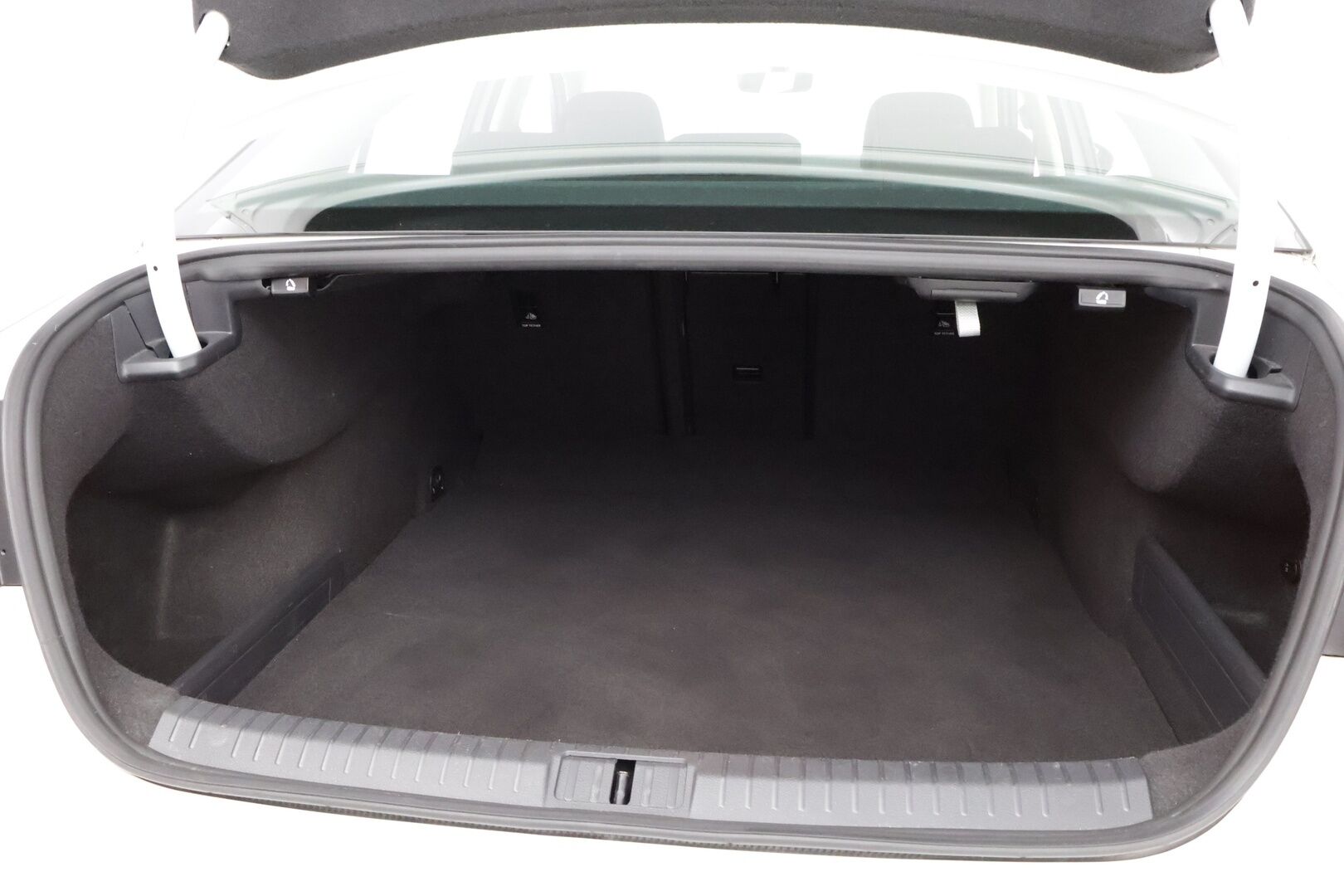 Volkswagen Passat 2017 Sedan Comfortline 1,4 TSI 92 kW (125 hv) DSG-automaatti * Lohko & Sisäpistoke / Ergocomfort / LED / Peruutustutkat / Vakkari