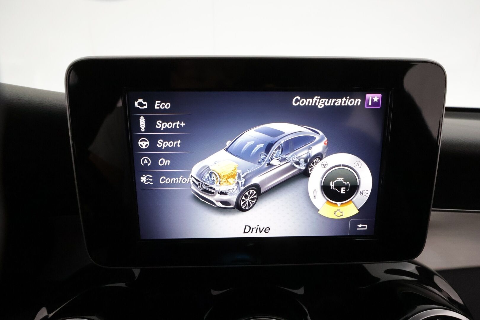 Mercedes-Benz GLC 2017 220 d Coupé 4Matic A Premium Business AMG - Suomiauto / Peruutuskamera / Nahka-Alcantara / Vetokoukku / ILS LED / 2x Hyvät renkaat aluvantein!