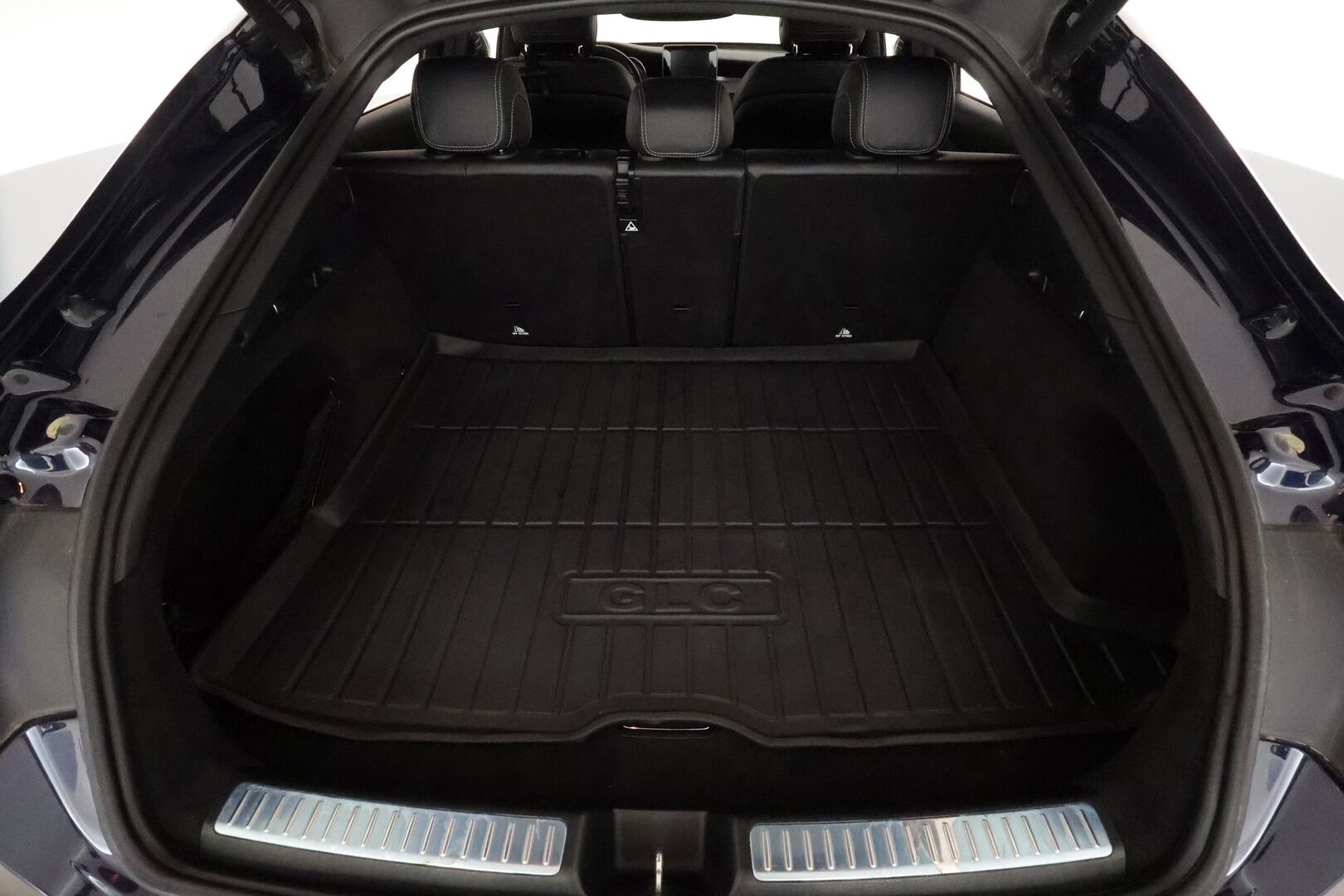 Mercedes-Benz GLC 2017 220 d Coupé 4Matic A Premium Business AMG - Suomiauto / Peruutuskamera / Nahka-Alcantara / Vetokoukku / ILS LED / 2x Hyvät renkaat aluvantein!