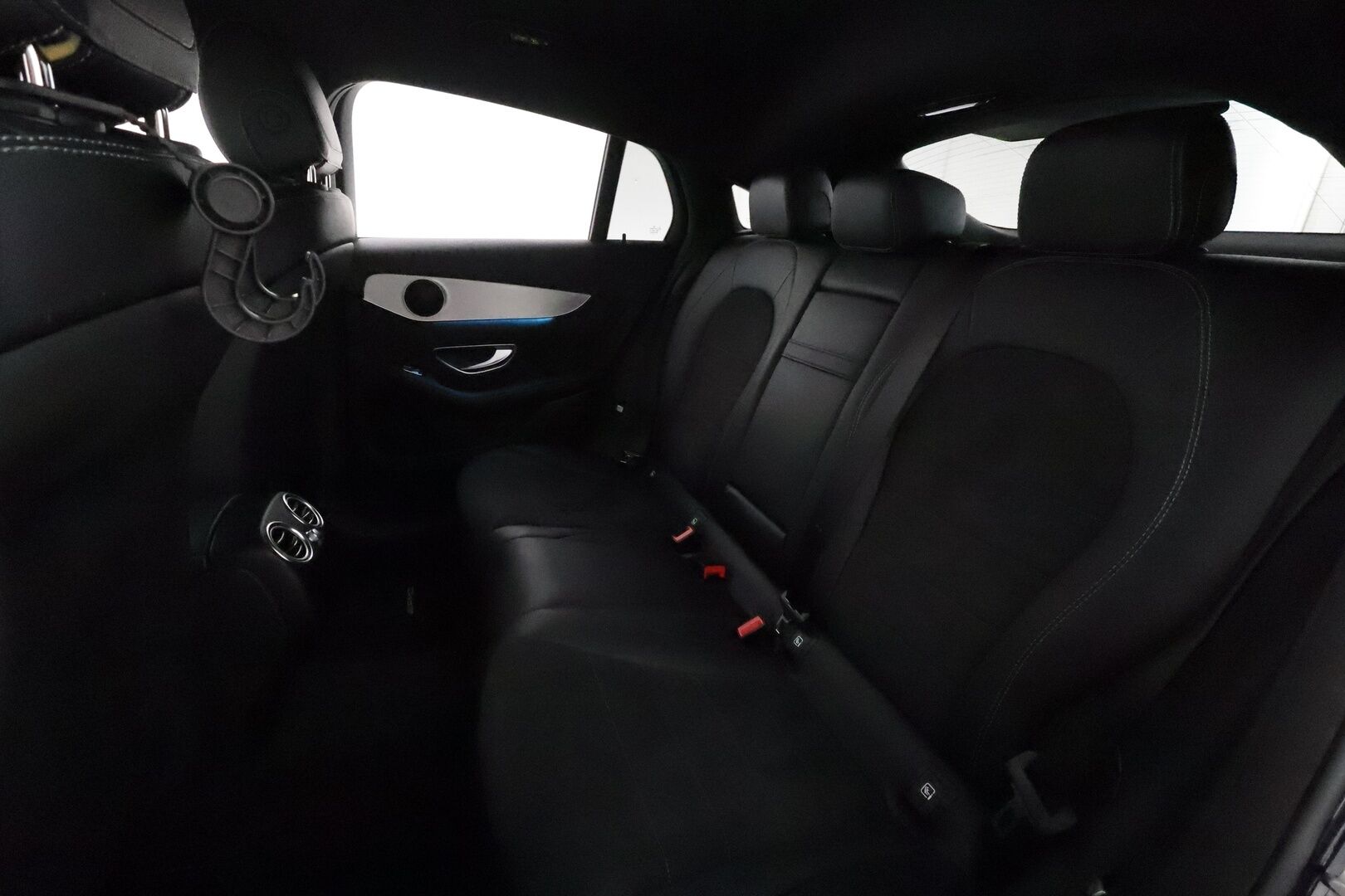 Mercedes-Benz GLC 2017 220 d Coupé 4Matic A Premium Business AMG - Suomiauto / Peruutuskamera / Nahka-Alcantara / Vetokoukku / ILS LED / 2x Hyvät renkaat aluvantein!