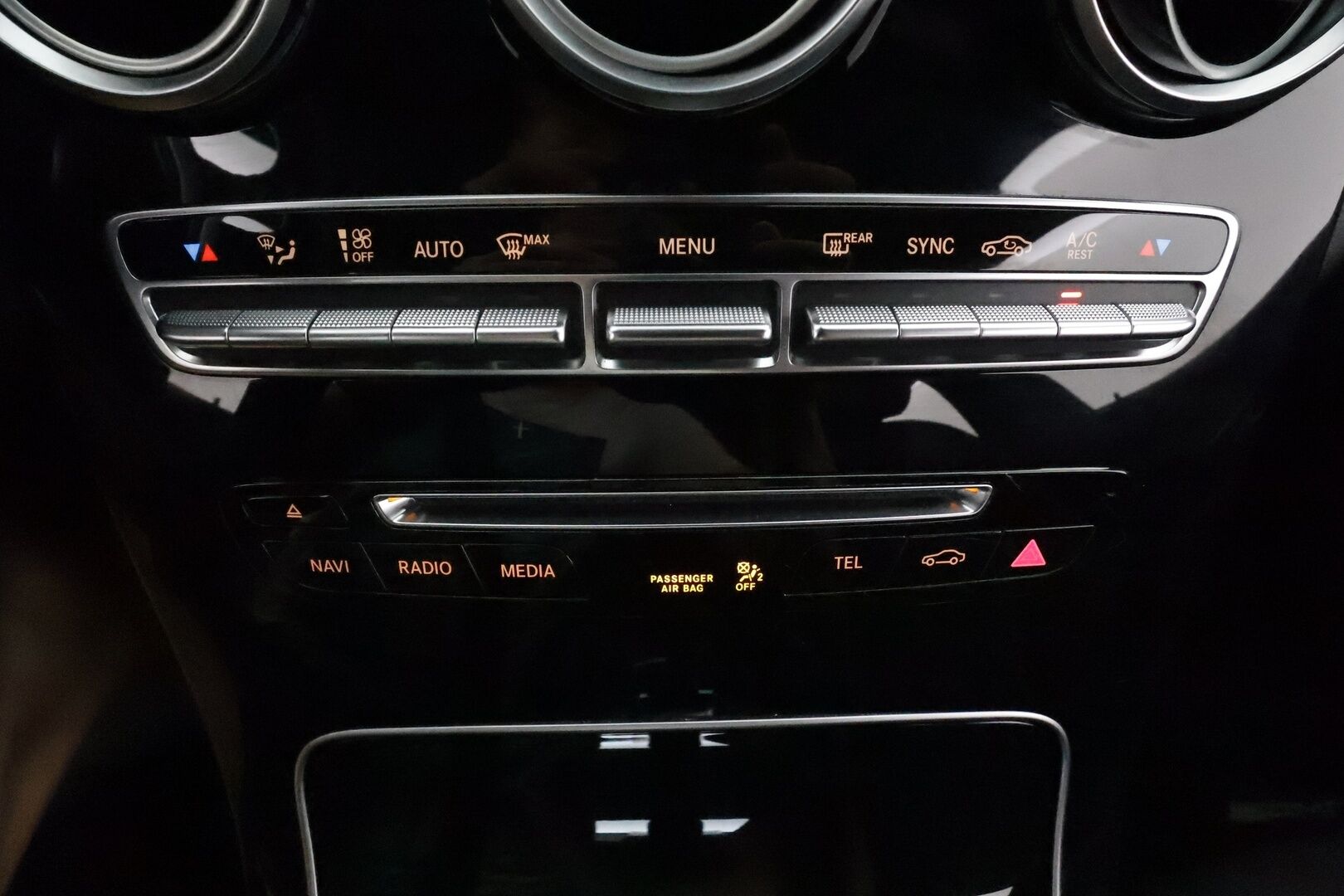 Mercedes-Benz GLC 2017 220 d Coupé 4Matic A Premium Business AMG - Suomiauto / Peruutuskamera / Nahka-Alcantara / Vetokoukku / ILS LED / 2x Hyvät renkaat aluvantein!