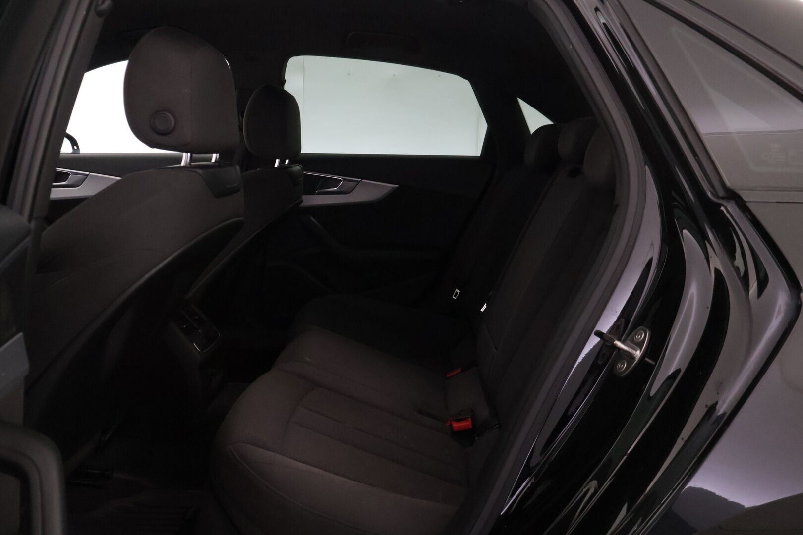 Audi A4 2016 2,0 TDI 140 kW quattro S tronic - YritysOutlet - Myydään vain yrityksille - – Tämä auto myydään YritysOutlet -valikoimasta vain yritykselle
