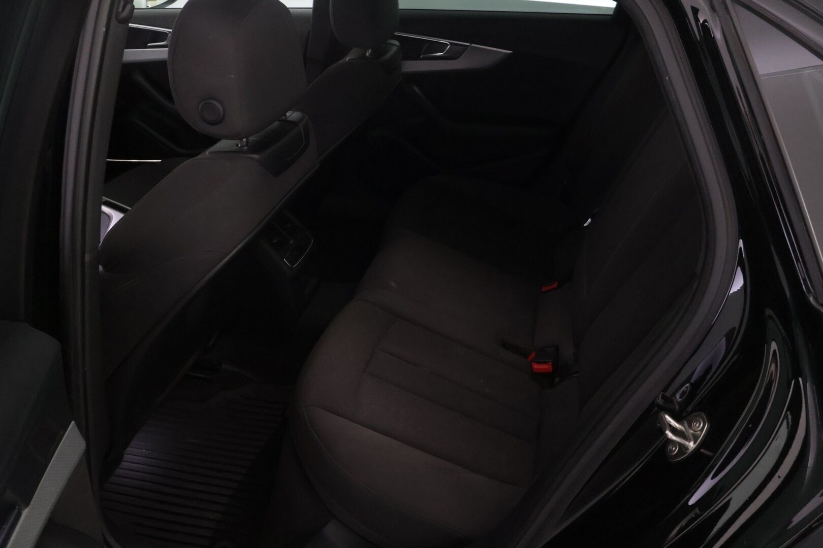 Audi A4 2016 2,0 TDI 140 kW quattro S tronic - YritysOutlet - Myydään vain yrityksille - – Tämä auto myydään YritysOutlet -valikoimasta vain yritykselle