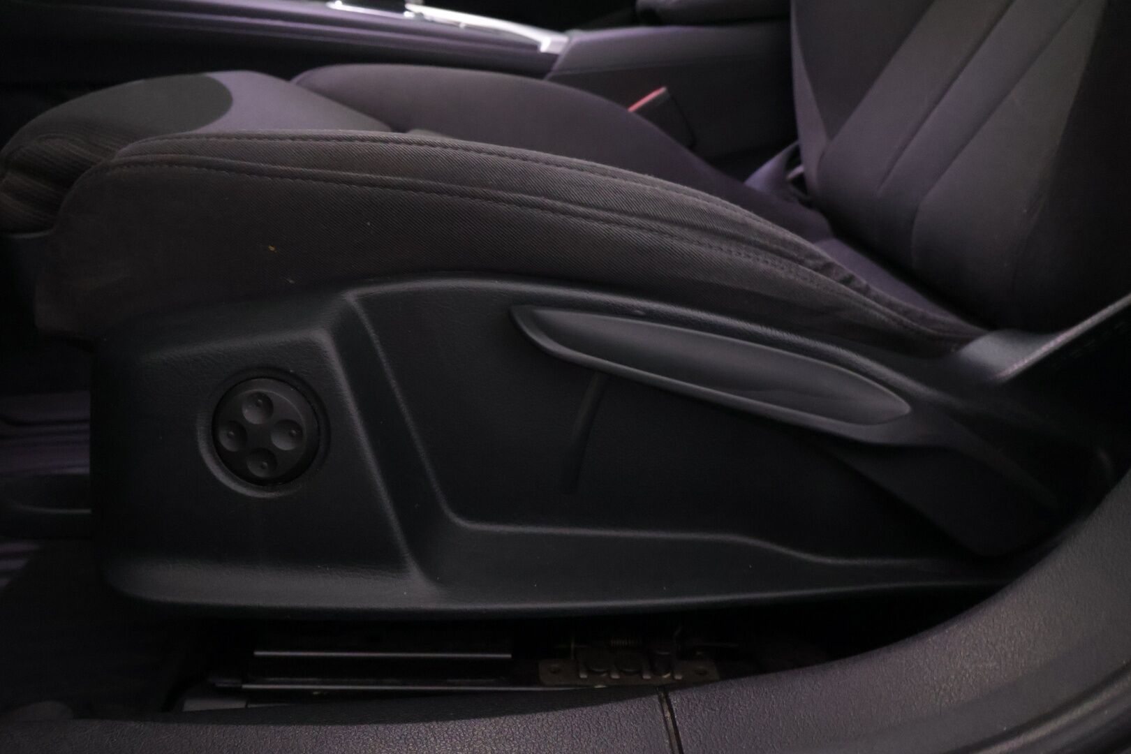 Audi A4 2016 2,0 TDI 140 kW quattro S tronic - YritysOutlet - Myydään vain yrityksille - – Tämä auto myydään YritysOutlet -valikoimasta vain yritykselle