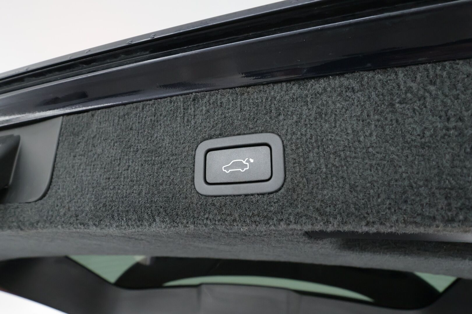 Volvo XC70 2016 D4 AWD Classic Summum aut * ACC / P.tutkat / Navi / Aktiiv.Xenon / Webasto / Koukku / Sähköluukku / KeylessGo / Muistipenkki * - Lasikattoluukku / Kahdet renkaat aluvanteilla