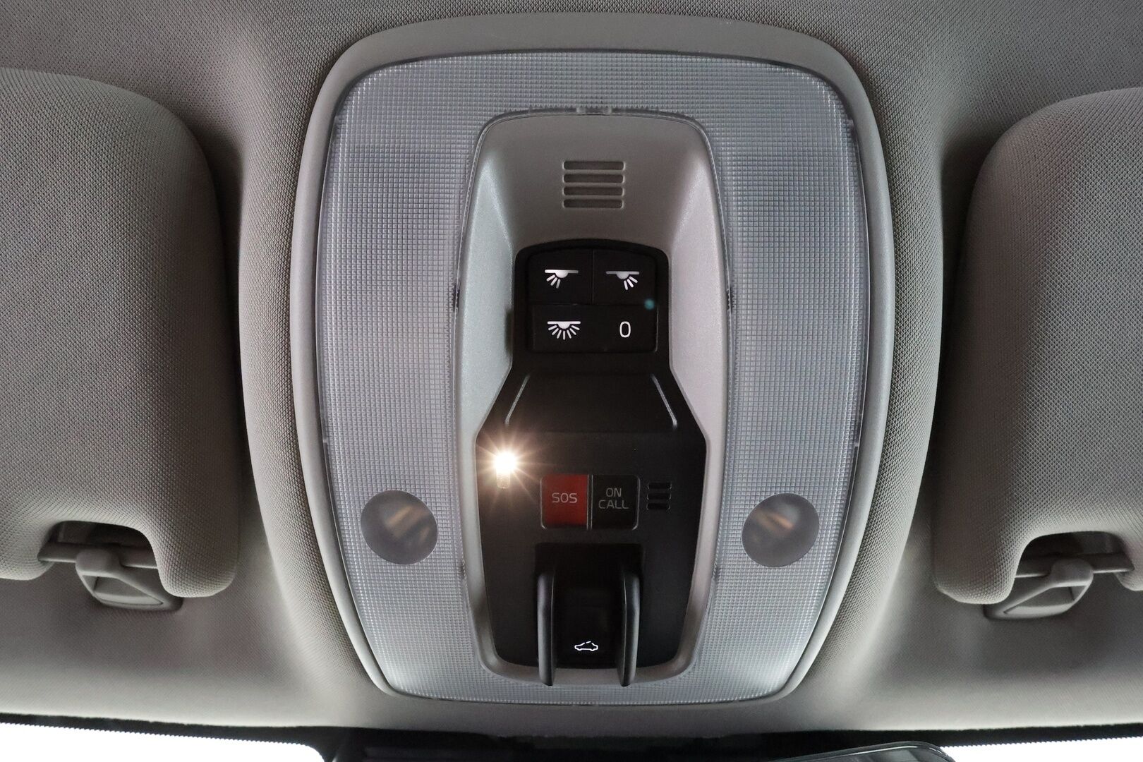 Volvo XC70 2016 D4 AWD Classic Summum aut * ACC / P.tutkat / Navi / Aktiiv.Xenon / Webasto / Koukku / Sähköluukku / KeylessGo / Muistipenkki * - Lasikattoluukku / Kahdet renkaat aluvanteilla