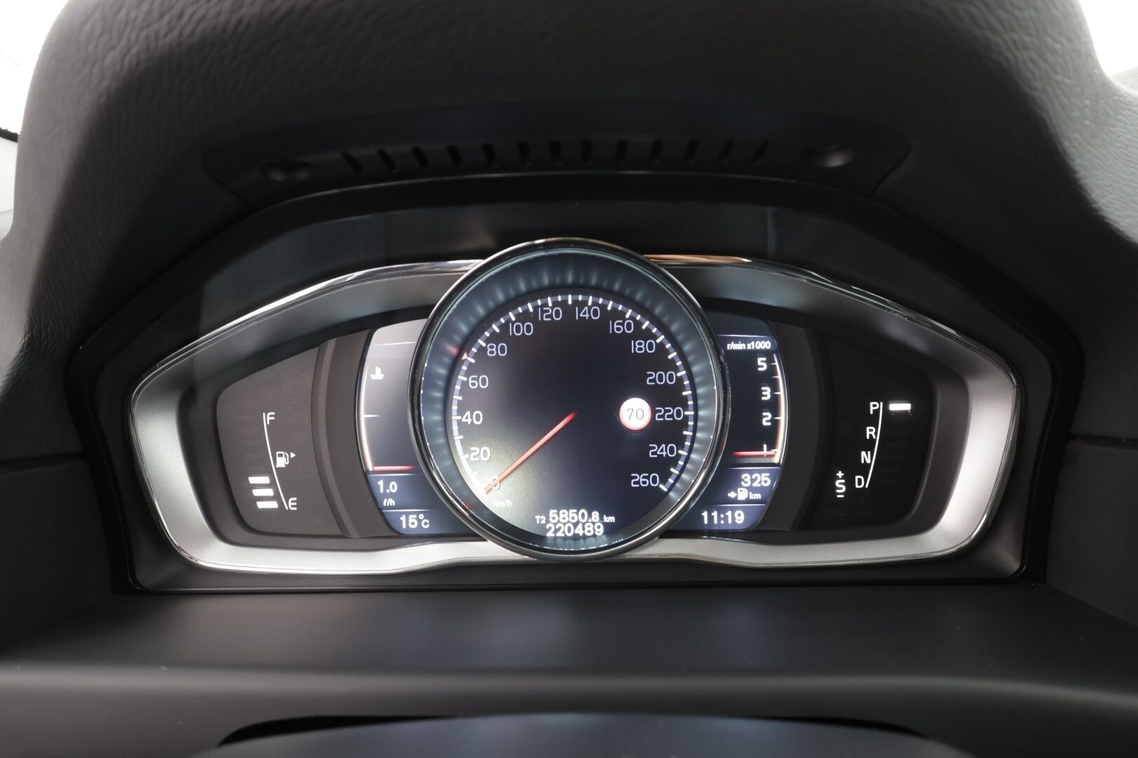 Volvo XC70 2016 D4 AWD Classic Summum aut * ACC / P.tutkat / Navi / Aktiiv.Xenon / Webasto / Koukku / Sähköluukku / KeylessGo / Muistipenkki * - Lasikattoluukku / Kahdet renkaat aluvanteilla