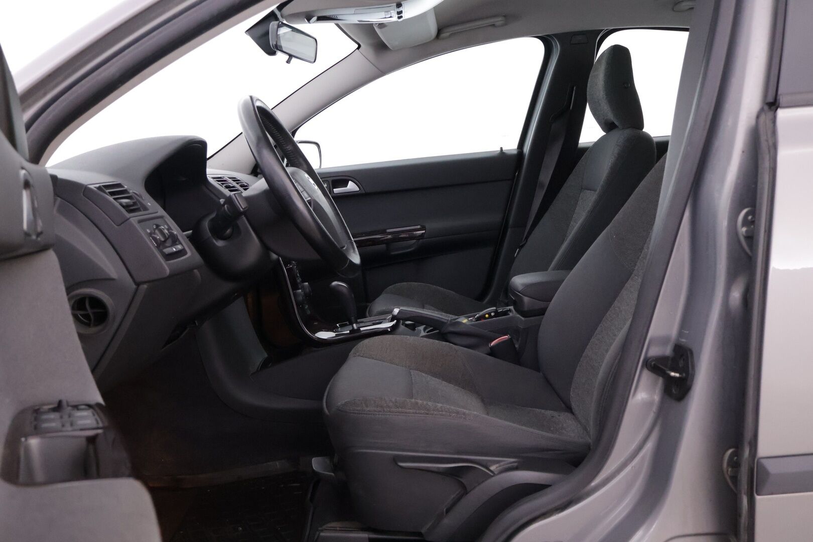 Volvo S40 2005 2,4 aut - YritysOutlet - Myydään vain yrityksille - - YritysOutlet - Myydään vain yrityksille