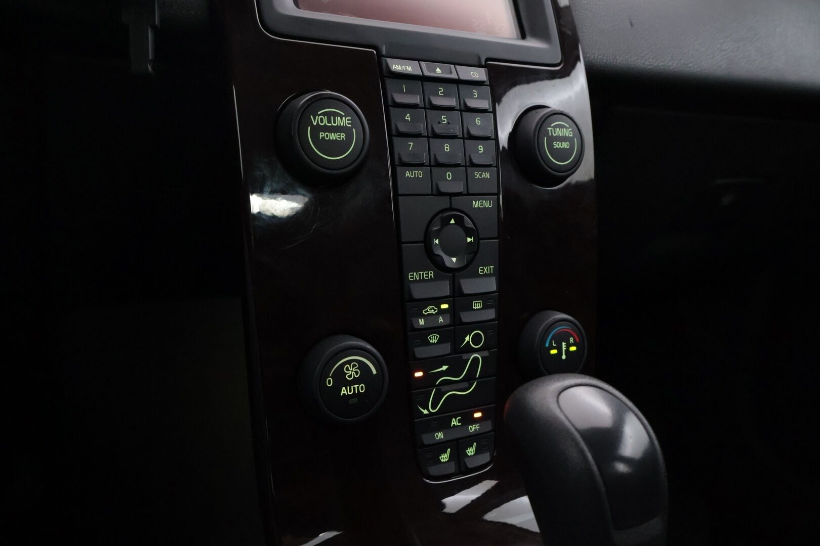 Volvo S40 2005 2,4 aut - YritysOutlet - Myydään vain yrityksille - - YritysOutlet - Myydään vain yrityksille