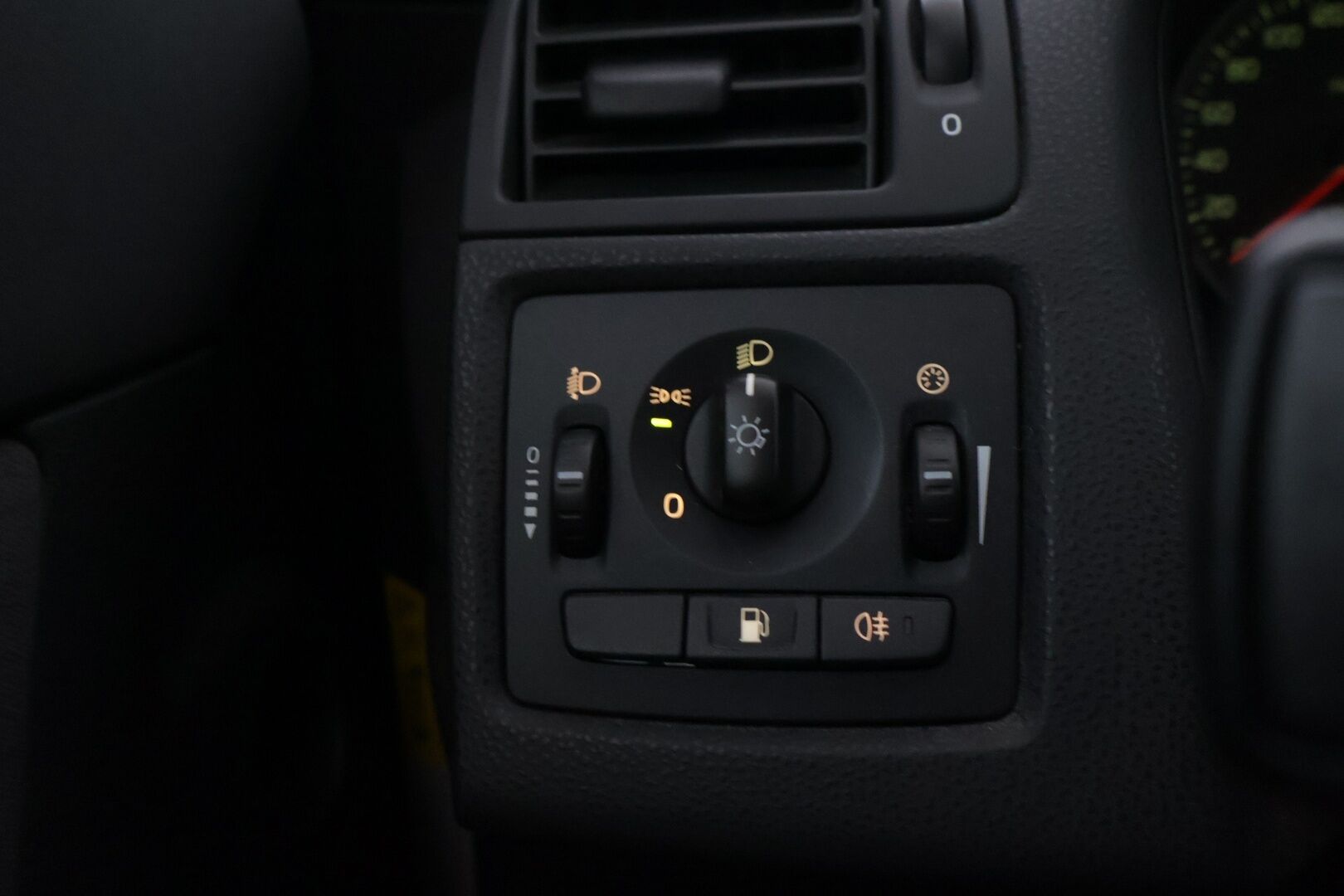 Volvo S40 2005 2,4 aut - YritysOutlet - Myydään vain yrityksille - - YritysOutlet - Myydään vain yrityksille