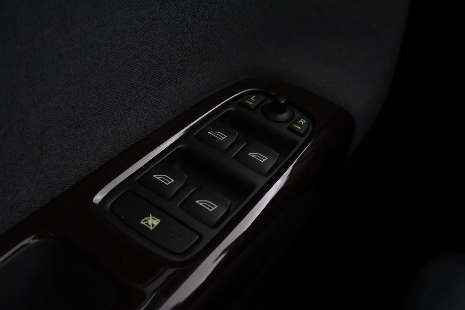 Volvo S40 2005 2,4 aut - YritysOutlet - Myydään vain yrityksille - - YritysOutlet - Myydään vain yrityksille