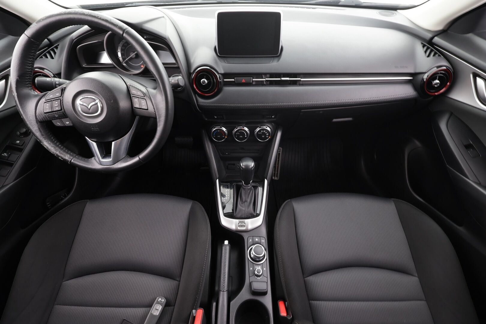 Mazda CX-3 2017 2,0 (150) SKYACTIV-G Premium Plus 6AT AWD * Vakkari / P.tutka / LED / Lohko+Sisä * - Suomi-auto / Kahdet renkaat aluvanteilla