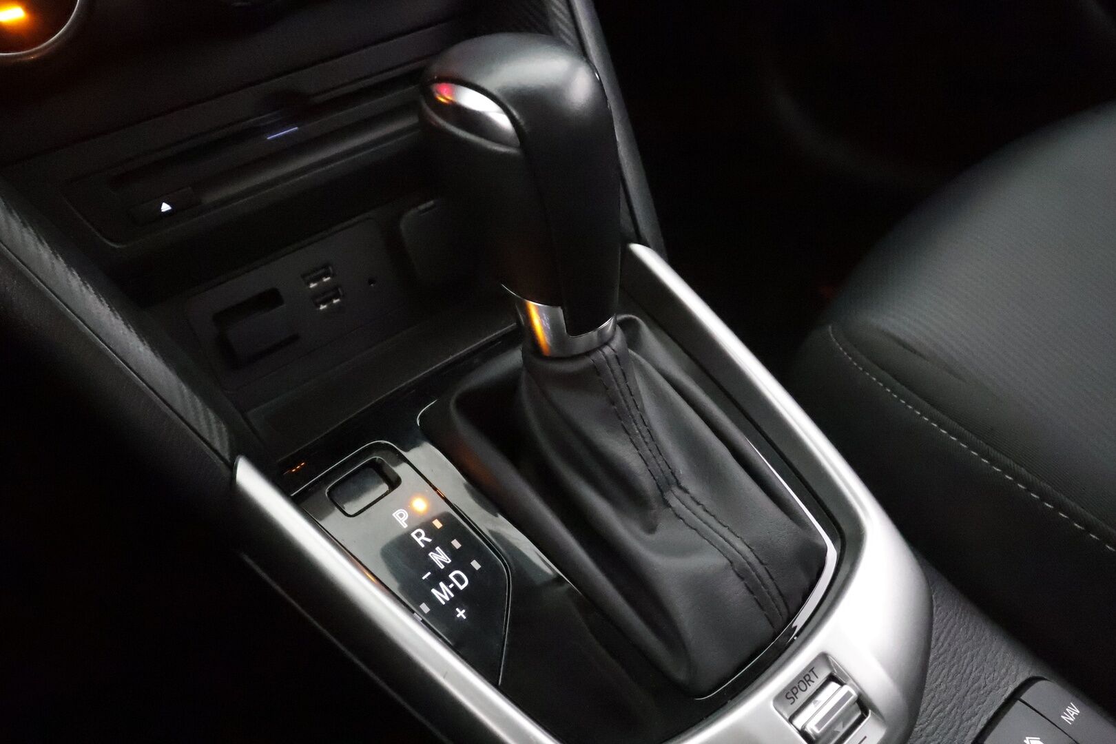 Mazda CX-3 2017 2,0 (150) SKYACTIV-G Premium Plus 6AT AWD * Vakkari / P.tutka / LED / Lohko+Sisä * - Suomi-auto / Kahdet renkaat aluvanteilla