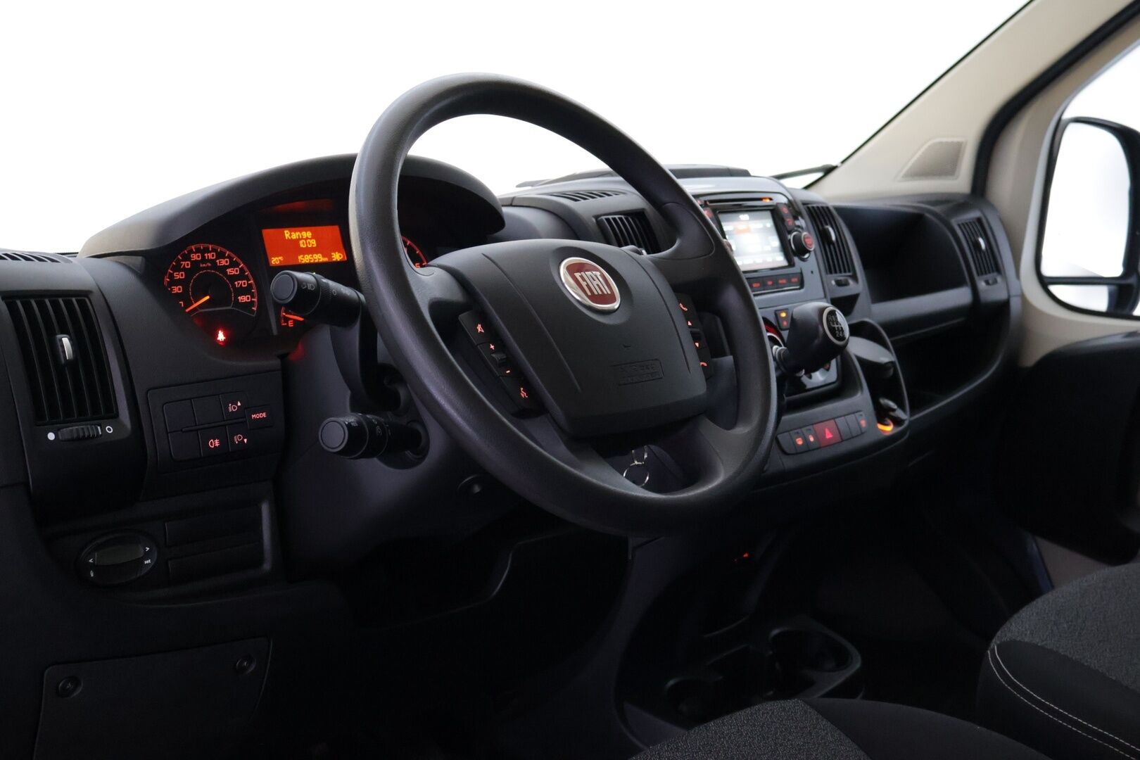 Fiat Ducato 2018 2,3 Multijet 130 10m3 (H1L2) *Webasto / P. Kamera / Karjarauta / Vetokoukku / Ilmastointi* - EI ADBLUE! / Suomi-auto / Juuri katsastettu! / Uudehkot Continental nasta renkaat / Kattava huoltohistoria / Metalliväri