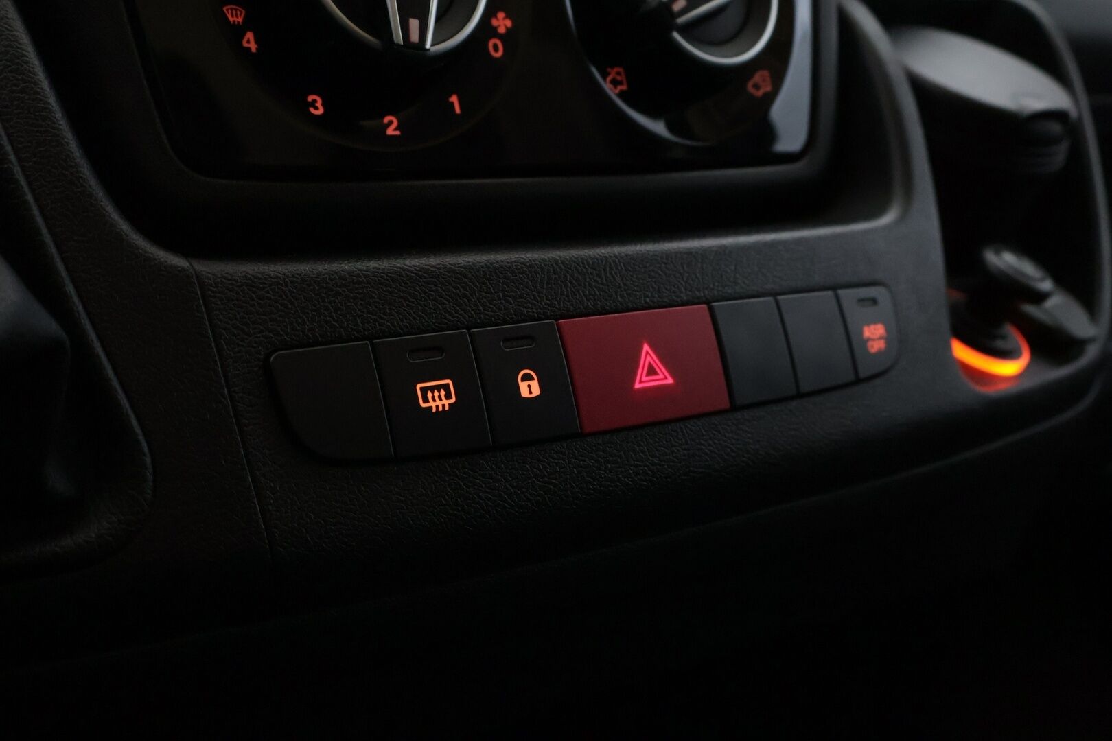 Fiat Ducato 2018 2,3 Multijet 130 10m3 (H1L2) *Webasto / P. Kamera / Karjarauta / Vetokoukku / Ilmastointi* - EI ADBLUE! / Suomi-auto / Juuri katsastettu! / Uudehkot Continental nasta renkaat / Kattava huoltohistoria / Metalliväri