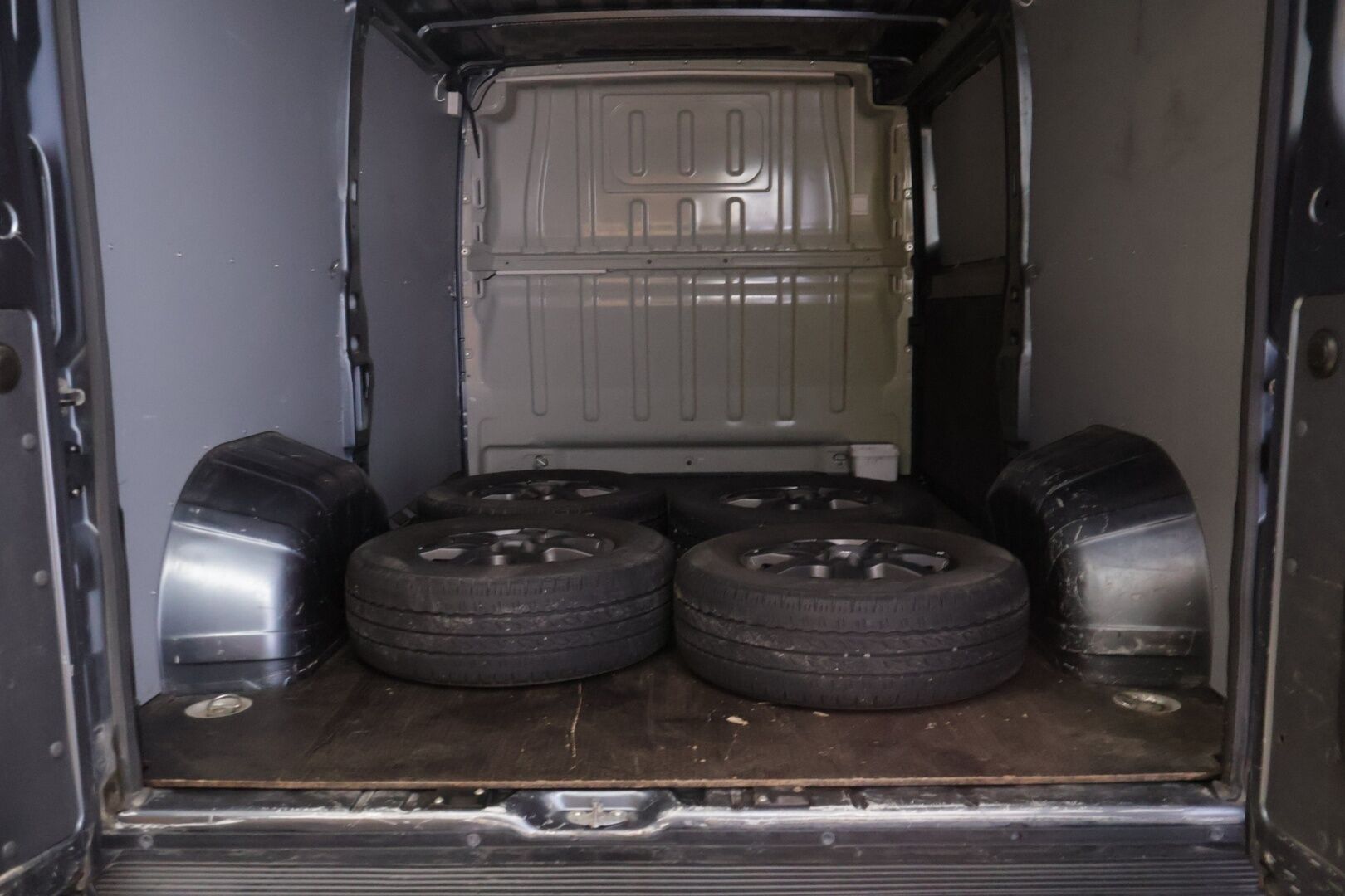 Fiat Ducato 2018 2,3 Multijet 130 10m3 (H1L2) *Webasto / P. Kamera / Karjarauta / Vetokoukku / Ilmastointi* - EI ADBLUE! / Suomi-auto / Juuri katsastettu! / Uudehkot Continental nasta renkaat / Kattava huoltohistoria / Metalliväri