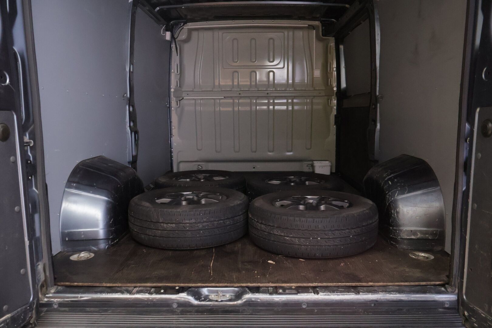 Fiat Ducato 2018 2,3 Multijet 130 10m3 (H1L2) *Webasto / P. Kamera / Karjarauta / Vetokoukku / Ilmastointi* - EI ADBLUE! / Suomi-auto / Juuri katsastettu! / Uudehkot Continental nasta renkaat / Kattava huoltohistoria / Metalliväri