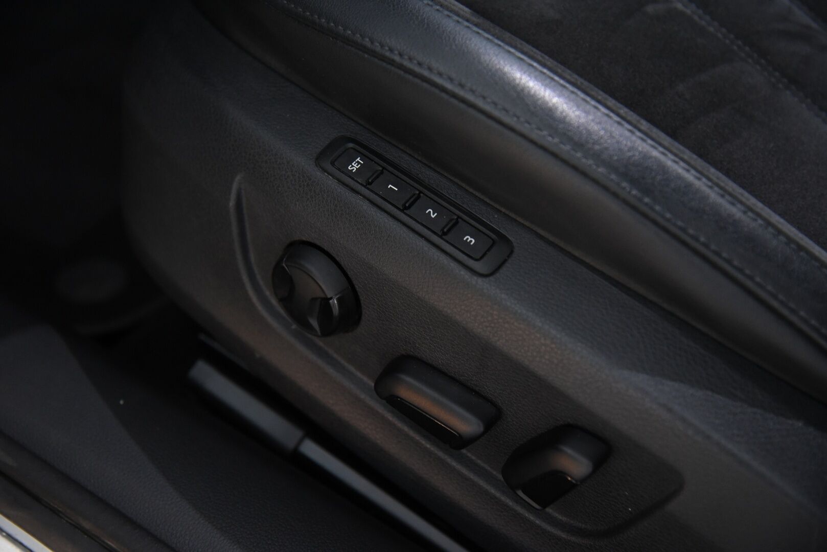 Skoda Superb 2016 Combi 2,0 TDI 150 Style DSG Autom. - Style-varusteet / Canton / Adapt. Vakkari / Koukku / Webasto /  Puolinahkasisusta 
