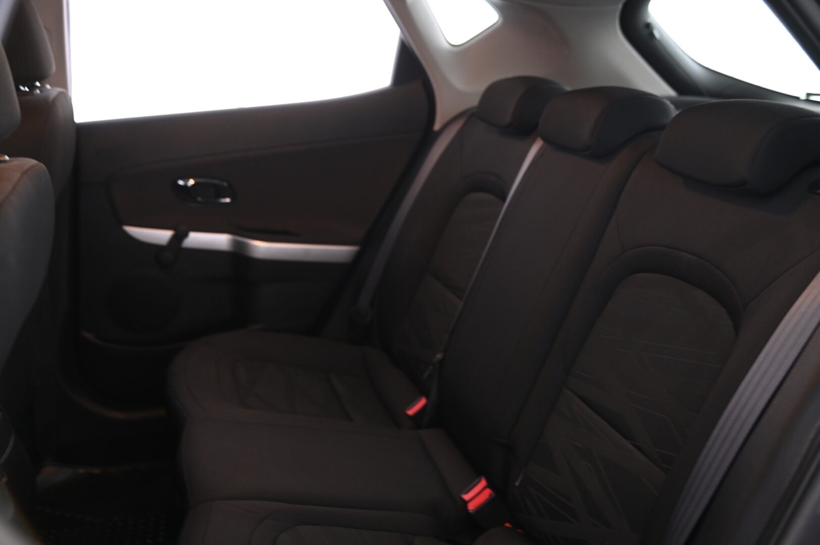 Kia cee'd 2017 1,0 ISG 100hv LX 5D EcoDynamics - Vetokoukku | Vakkari | Lohko | BT | Suomi-auto | 2x renkaat&vanteet