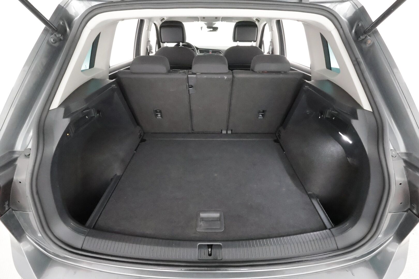 Volkswagen Tiguan 2017 Highline 2,0 TDI SCR 110 kW (150 hv) 4MOTION DSG * Webasto / Koukku / ACC / LED / P.tutkat / Kaistavahti * - Suomi-auto / Kahdet renkaat / Merkkihuollot