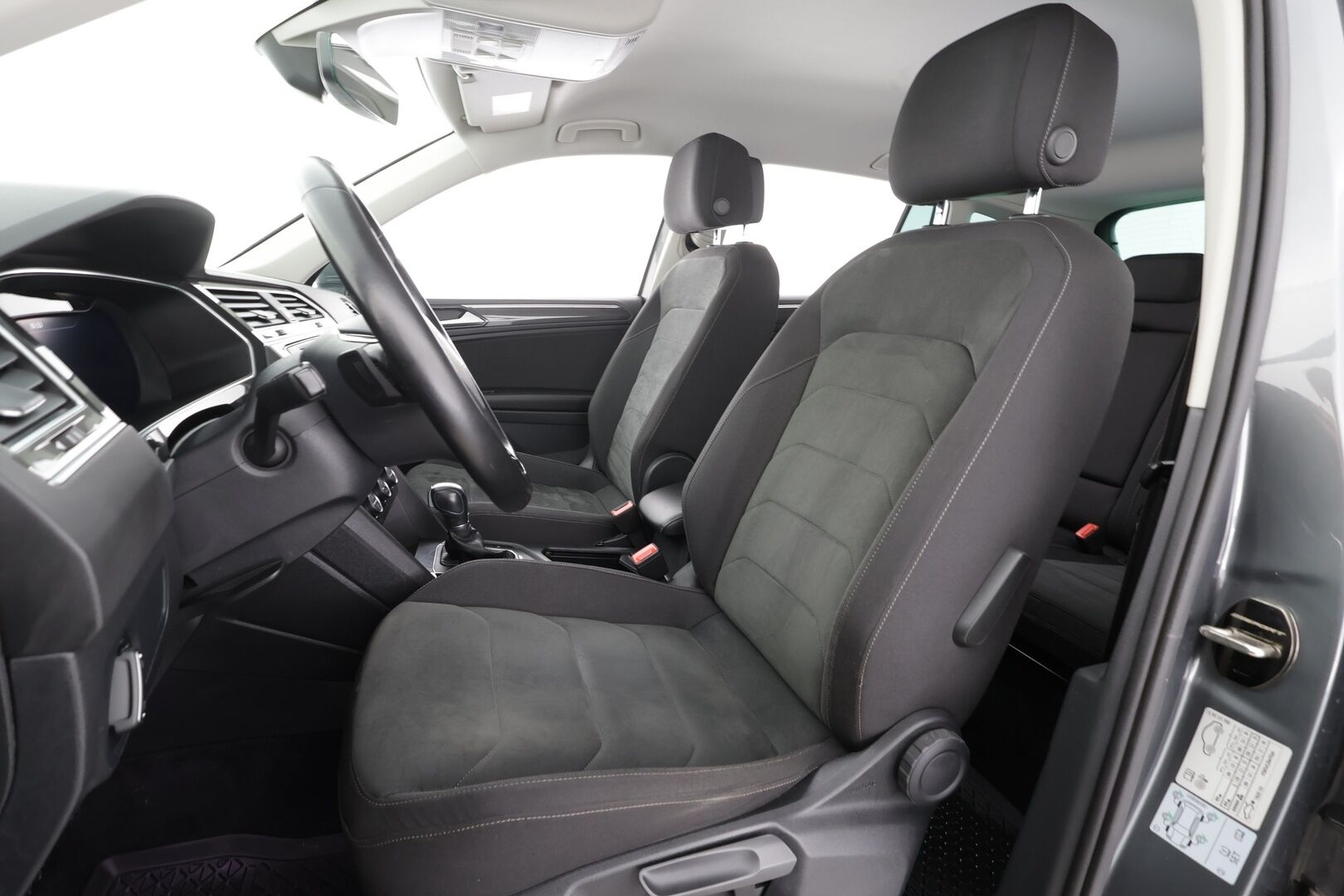 Volkswagen Tiguan 2017 Highline 2,0 TDI SCR 110 kW (150 hv) 4MOTION DSG * Webasto / Koukku / ACC / LED / P.tutkat / Kaistavahti * - Suomi-auto / Kahdet renkaat 