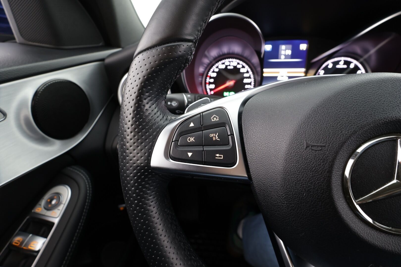 Mercedes-Benz C 2017 200 T Edition 4MATIC AMG *  Vakkari / Sportti Nahat /  LED ILS / KeyLess - Kahdet Renkaat / Suomi-auto - HULLUT BLACKWEEK JATKOT - KORKOTARJOUS 2,49%