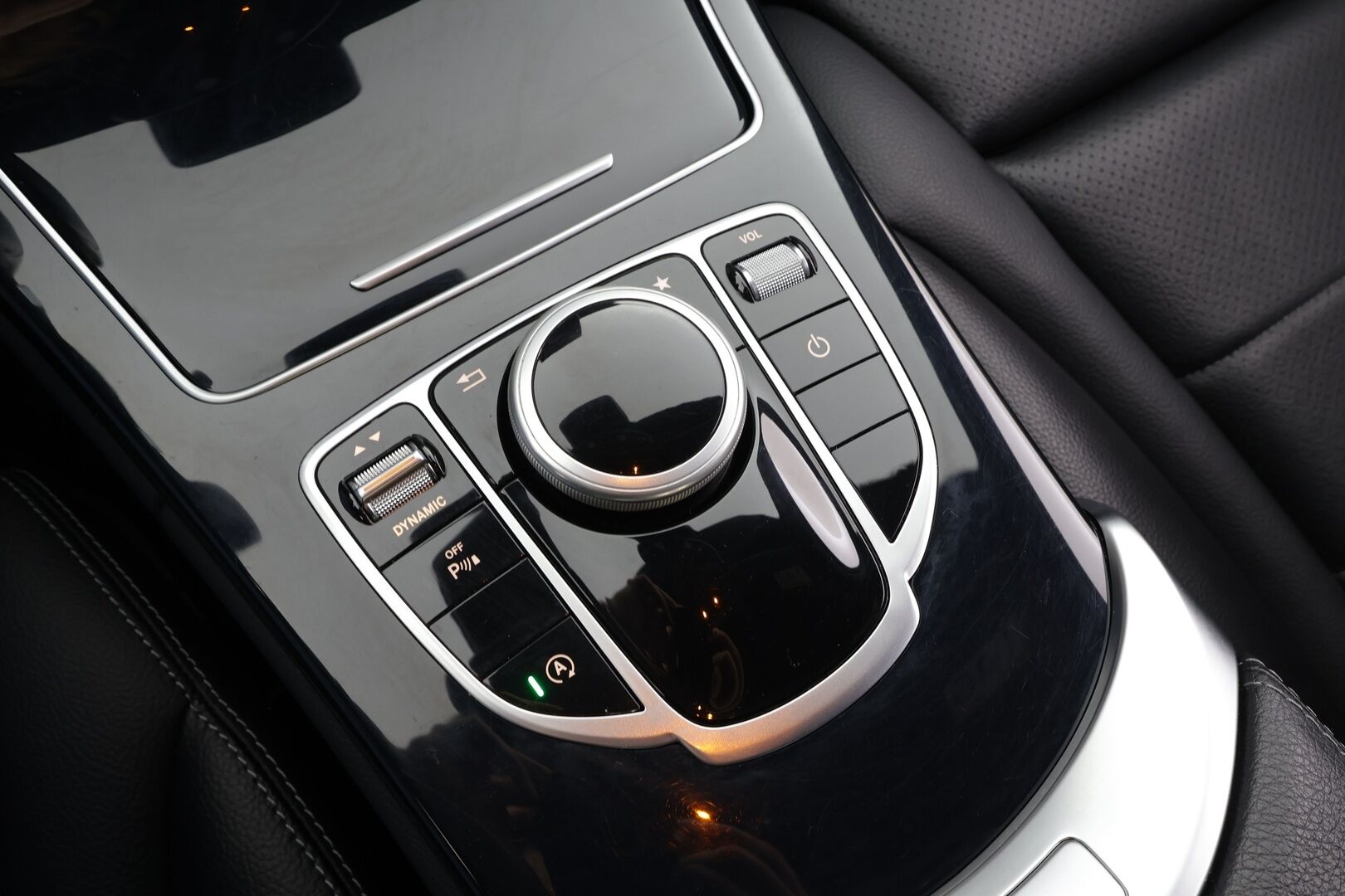 Mercedes-Benz C 2017 200 T Edition 4MATIC AMG *  Vakkari / Sportti Nahat /  LED ILS / KeyLess - Kahdet Renkaat / Suomi-auto - HULLUT BLACKWEEK JATKOT - KORKOTARJOUS 2,49%