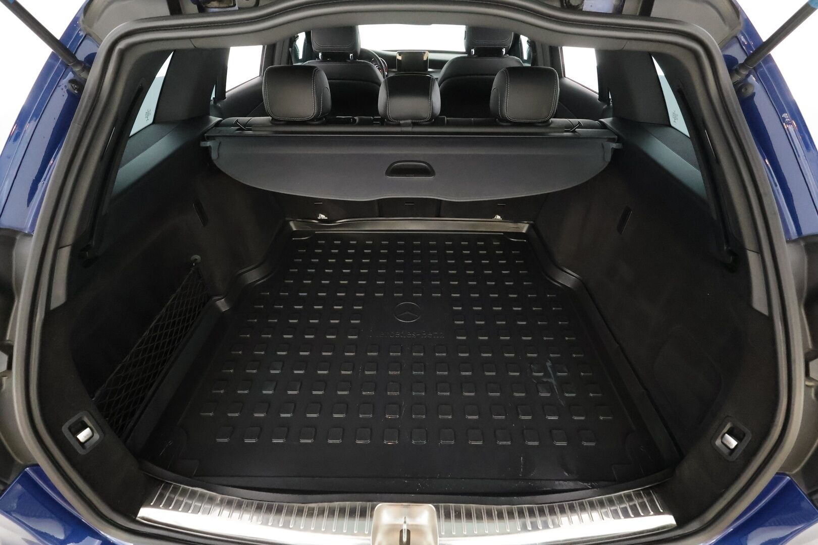 Mercedes-Benz C 2017 200 T Edition 4MATIC AMG *  Vakkari / Sportti Nahat /  LED ILS / KeyLess - Kahdet Renkaat / Suomi-auto - HULLUT BLACKWEEK JATKOT - KORKOTARJOUS 2,49%